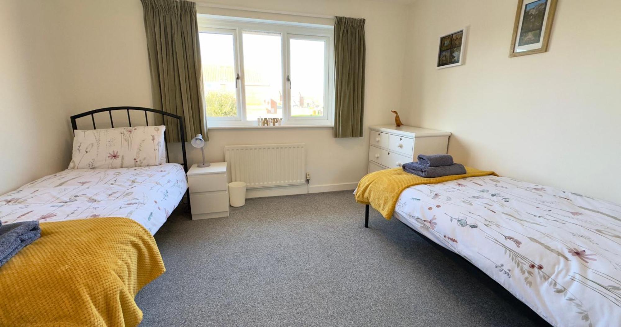 Chalkhill View - Idyllic Sea Views Parking Wyke Regis
