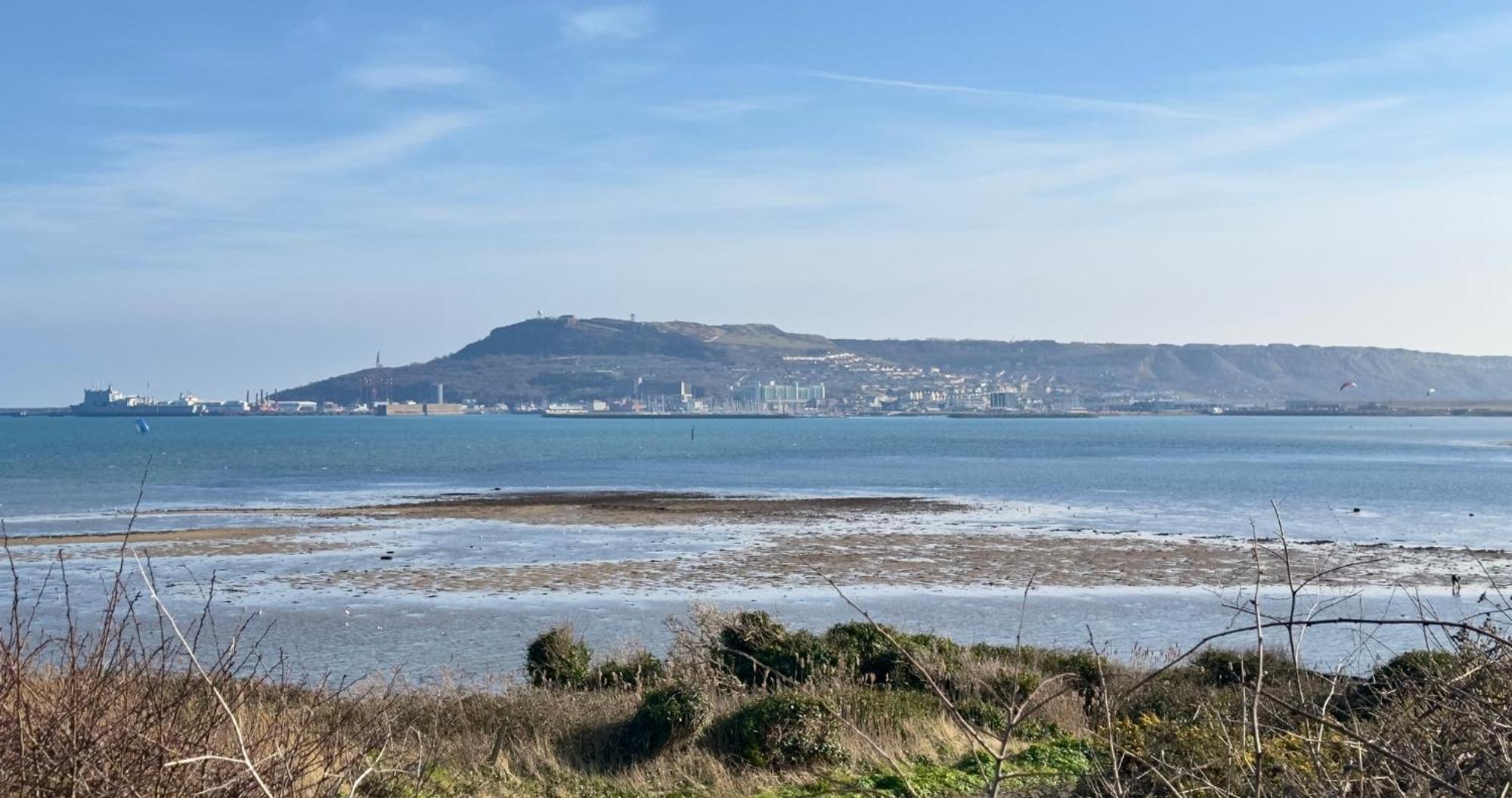 Chalkhill View - Idyllic Sea Views Parking Holiday home